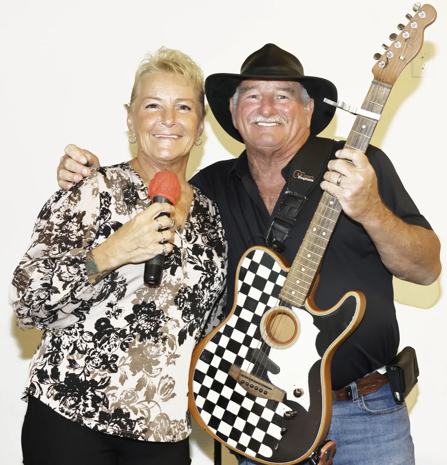 Live music performers with guitar and microphone at Sunday brunch at The Venue Clermont